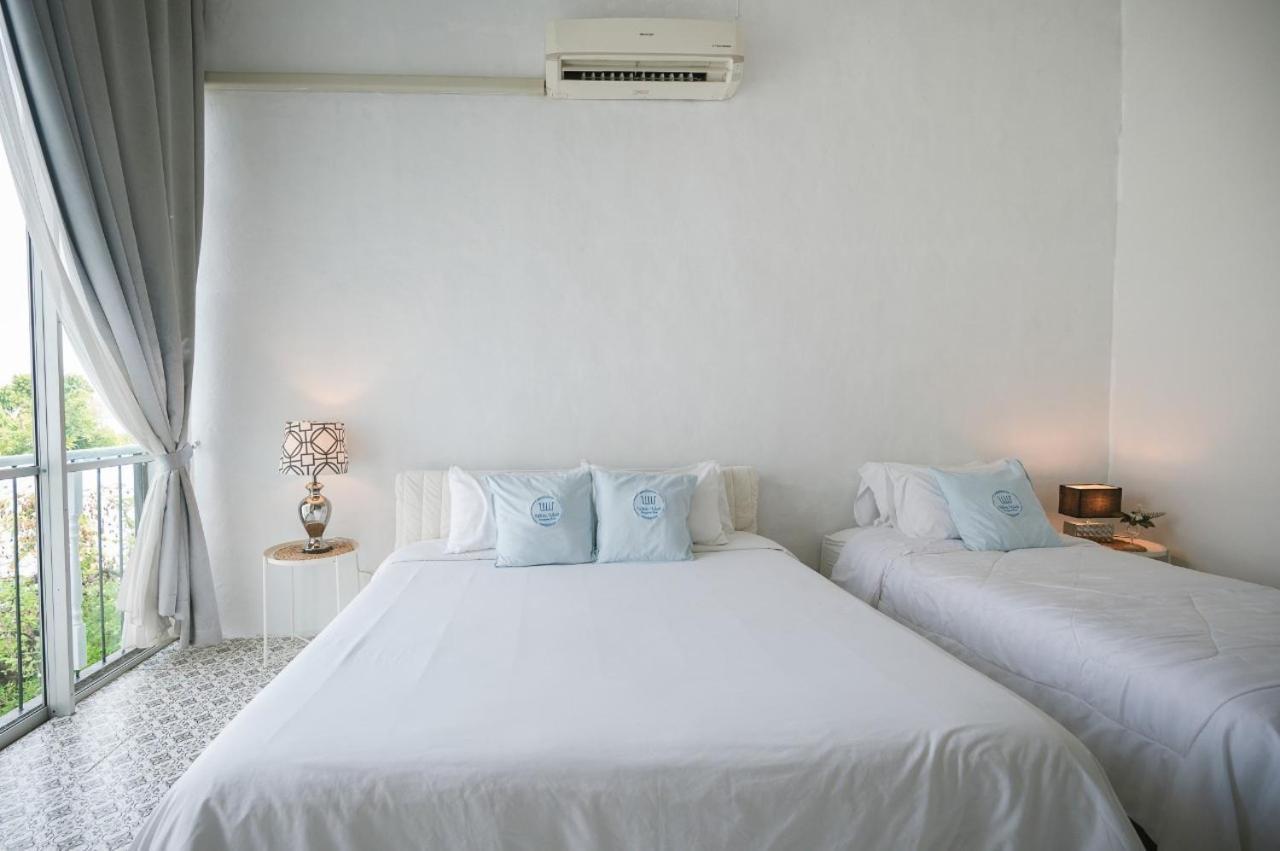 White Wall Riverfront Hotel Kamphaeng Phet Dış mekan fotoğraf