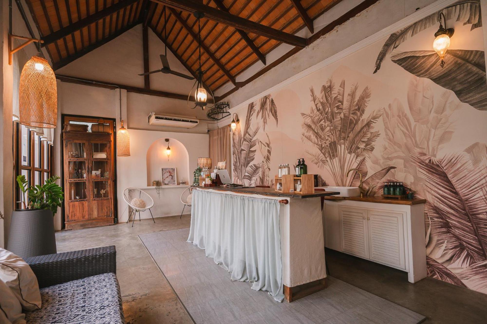 White Wall Riverfront Hotel Kamphaeng Phet Dış mekan fotoğraf